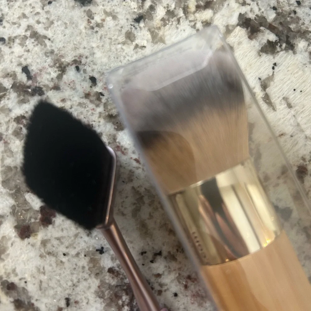 Tarte Cosmetics Makeup Brushes: The Buffer Brush & Blur Concealer Brush
